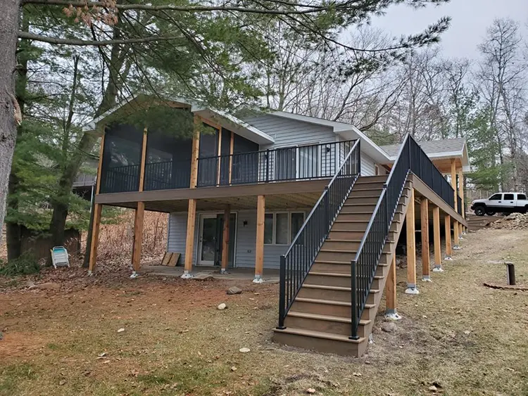 | Troyer Roofing and Construction deck-composite-stairs
