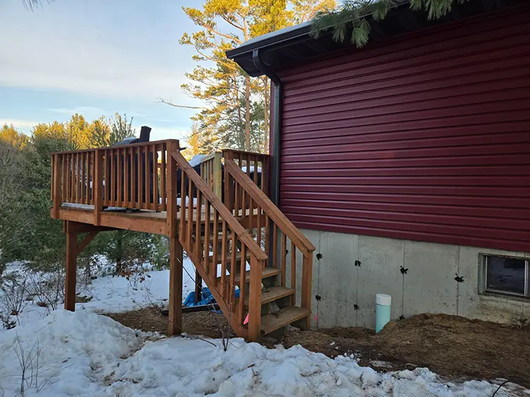 | Troyer Roofing and Construction deck-wood-small
