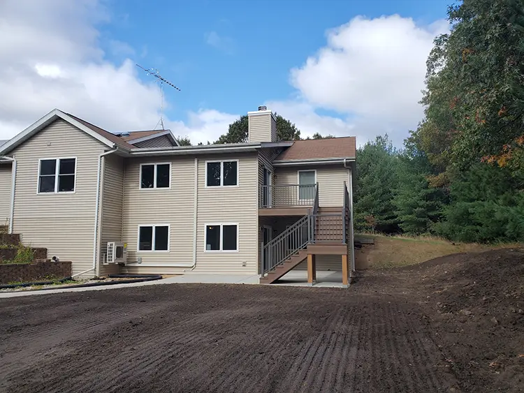 | Troyer Roofing and Construction siding-home-rear-deck